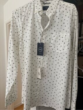 1901 Men's White Button-Down Shirt with Small Green Palm Print